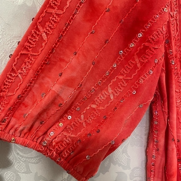 Sami& Jo red top with sequins .women’s size Small - Picture 4 of 6